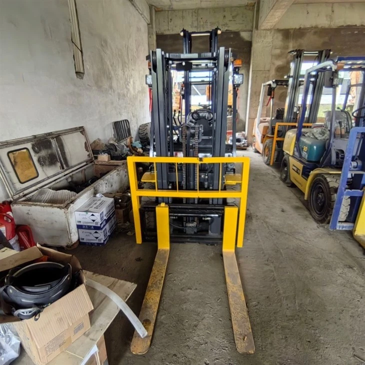 Komatsu FG25T Forklift best
